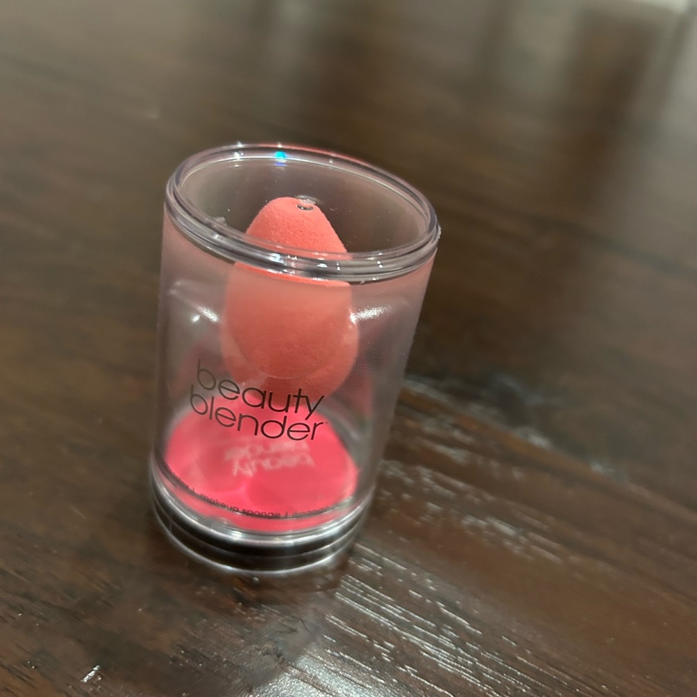 Beauty Blender LIMITED EDITION mini beauty blender for cheeks and eyes